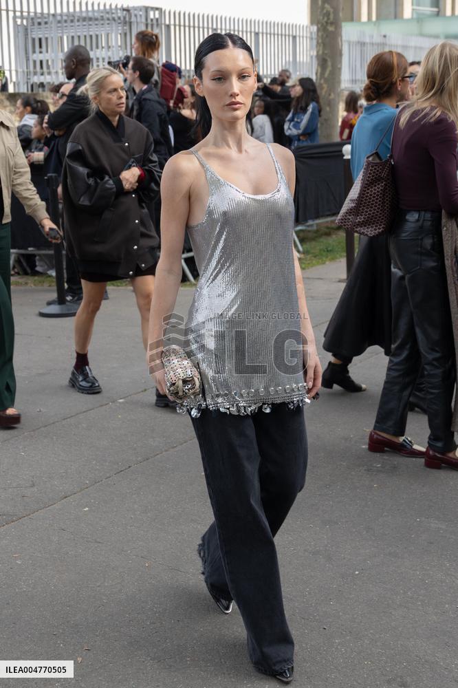 PFW - Rabanne Womenswear Spring-Summer - Arrivals NB