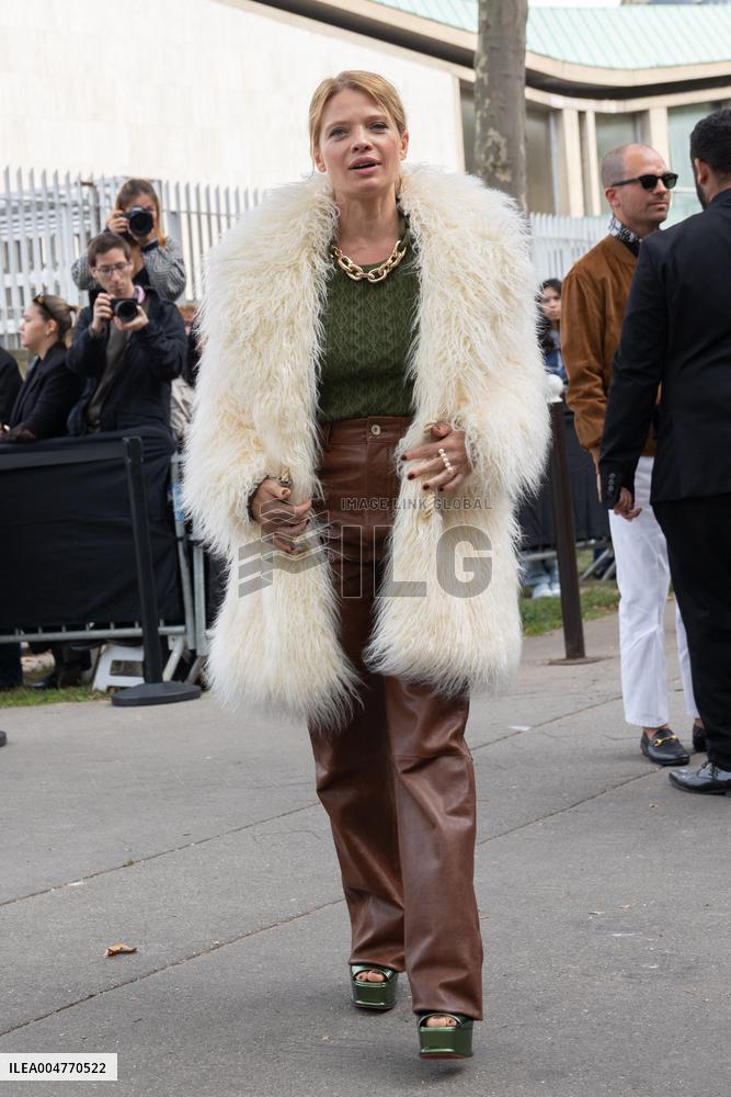 PFW - Rabanne Womenswear Spring-Summer - Arrivals NB