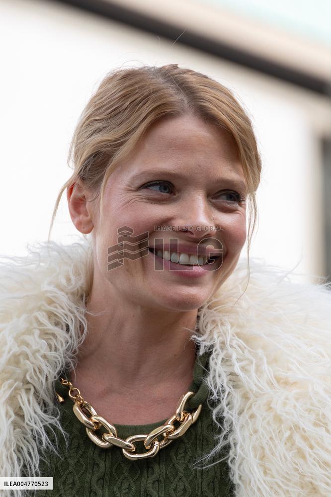 PFW - Rabanne Womenswear Spring-Summer - Arrivals NB