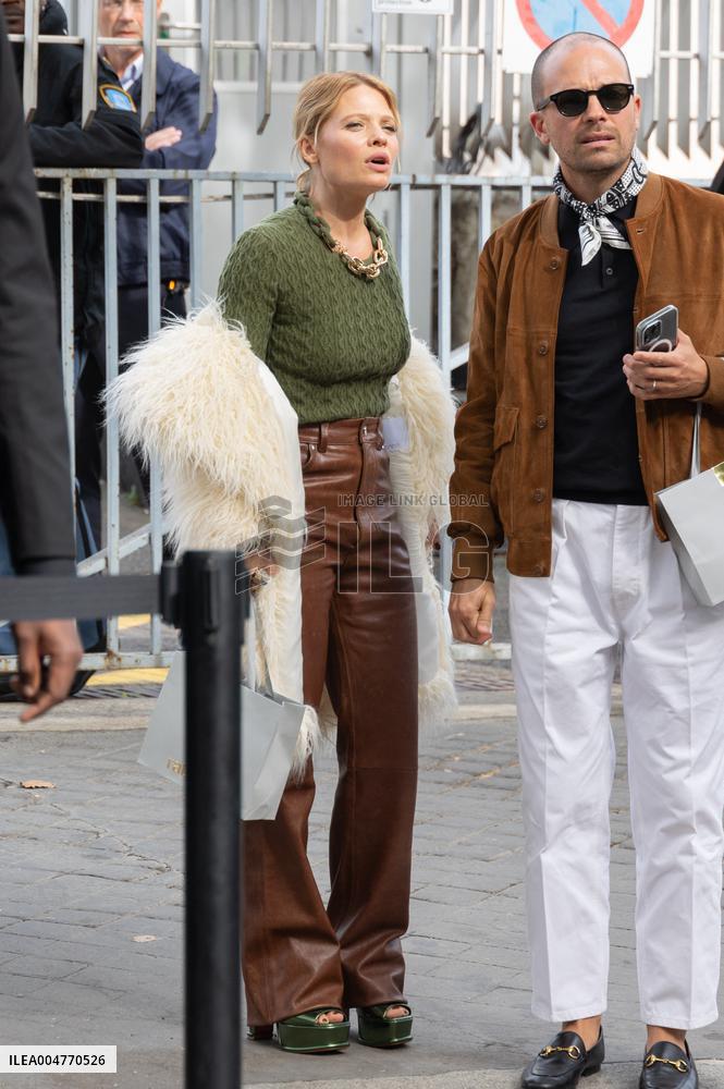 PFW - Rabanne Womenswear Spring-Summer - Arrivals NB
