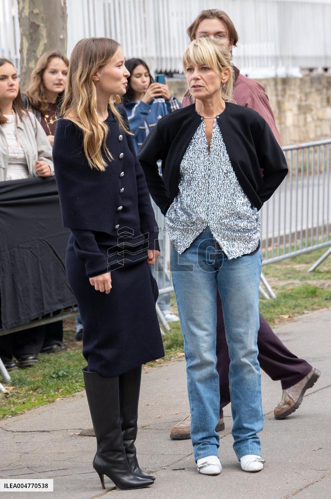 PFW - Rabanne Womenswear Spring-Summer - Arrivals NB