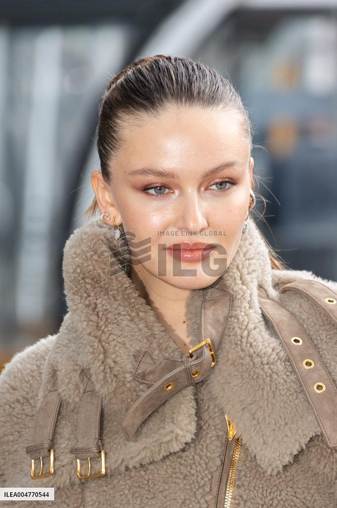 PFW - Schiaparelli Womenswear Spring-Summer - Arrivals NB