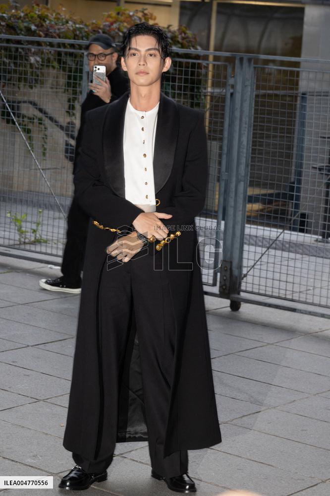 PFW - Schiaparelli Womenswear Spring-Summer - Arrivals NB