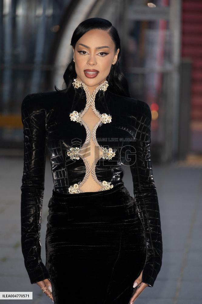 PFW - Schiaparelli Womenswear Spring-Summer - Arrivals NB