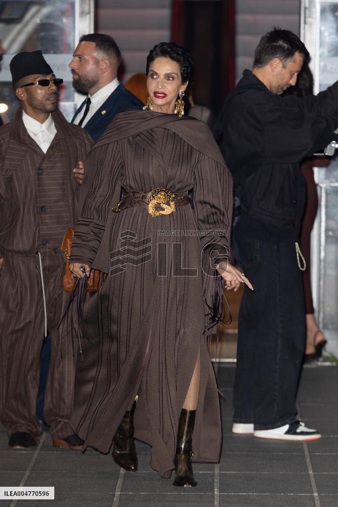 PFW - Schiaparelli Womenswear Spring-Summer - Arrivals NB