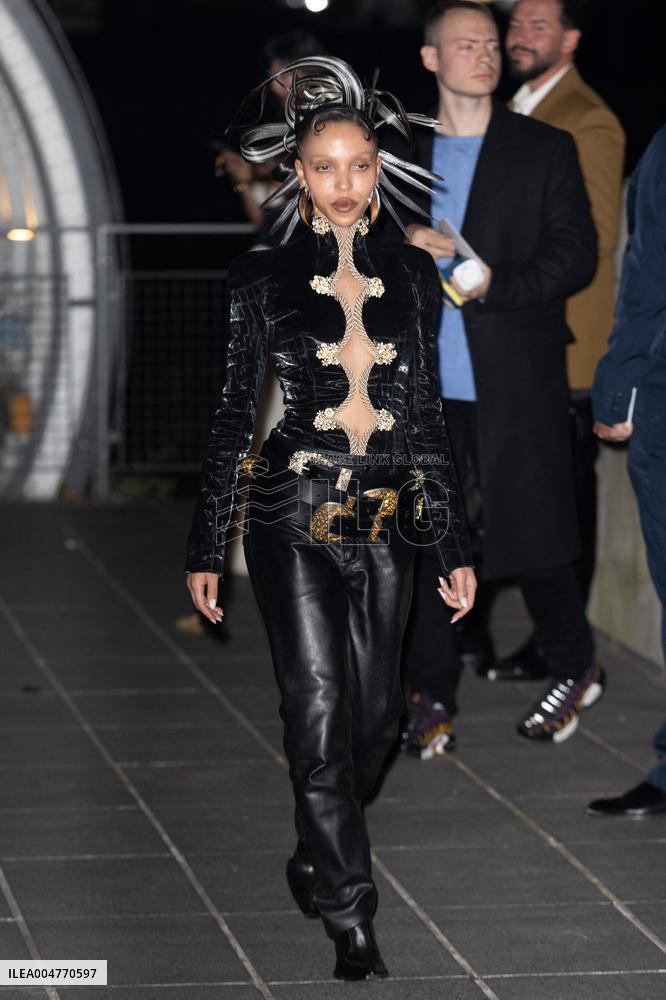 PFW - Schiaparelli Womenswear Spring-Summer - Arrivals NB