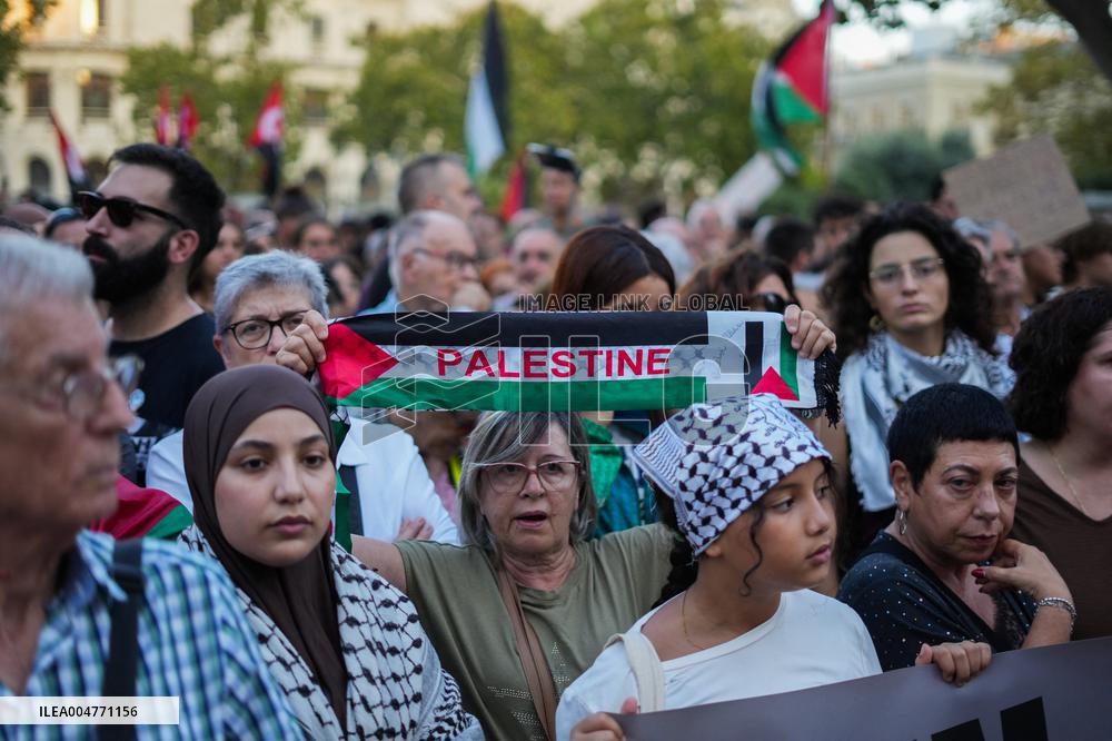 Rally In Barcelona Supports Global Sumud Flotilla - Spain