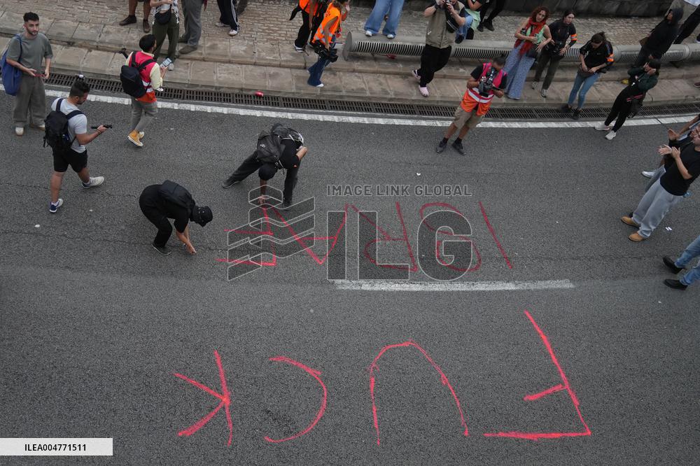 Rally In Barcelona Supports Global Sumud Flotilla - Spain