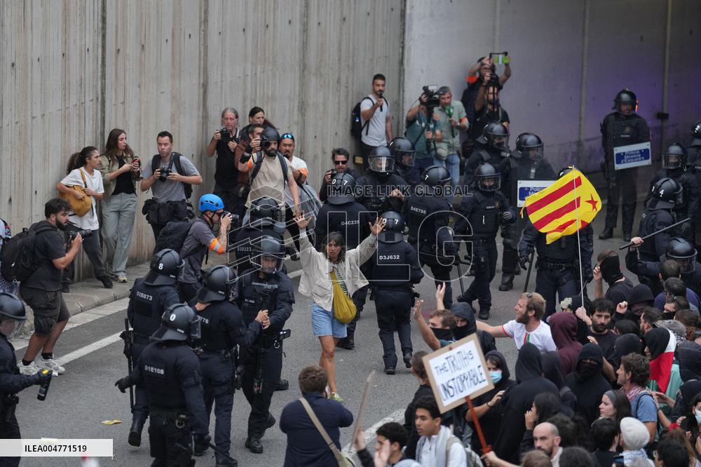 Rally In Barcelona Supports Global Sumud Flotilla - Spain
