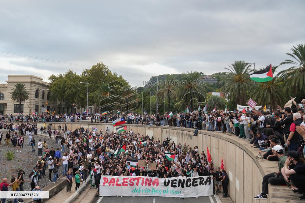 Rally In Barcelona Supports Global Sumud Flotilla - Spain