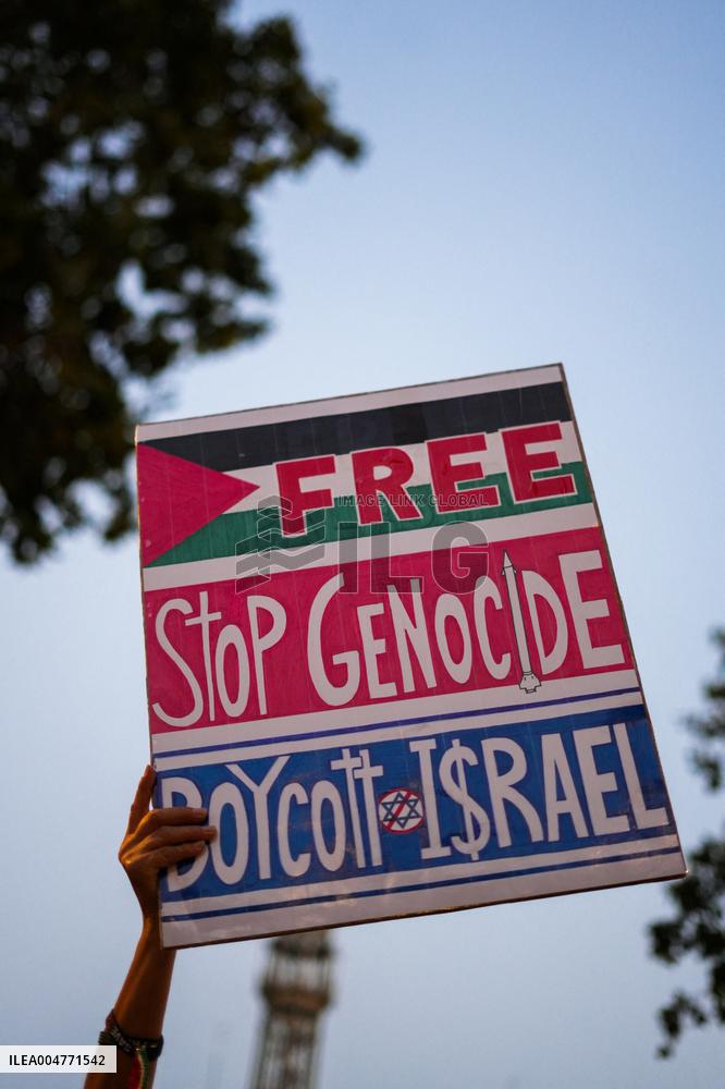 Rally In Barcelona Supports Global Sumud Flotilla - Spain