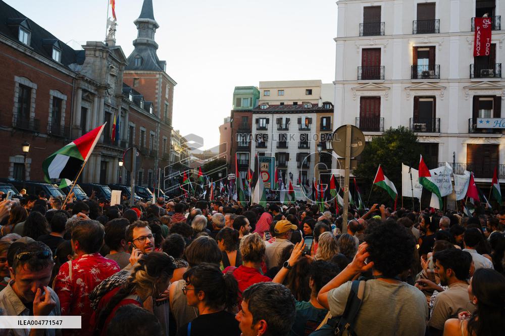 Rally In Barcelona Supports Global Sumud Flotilla - Spain