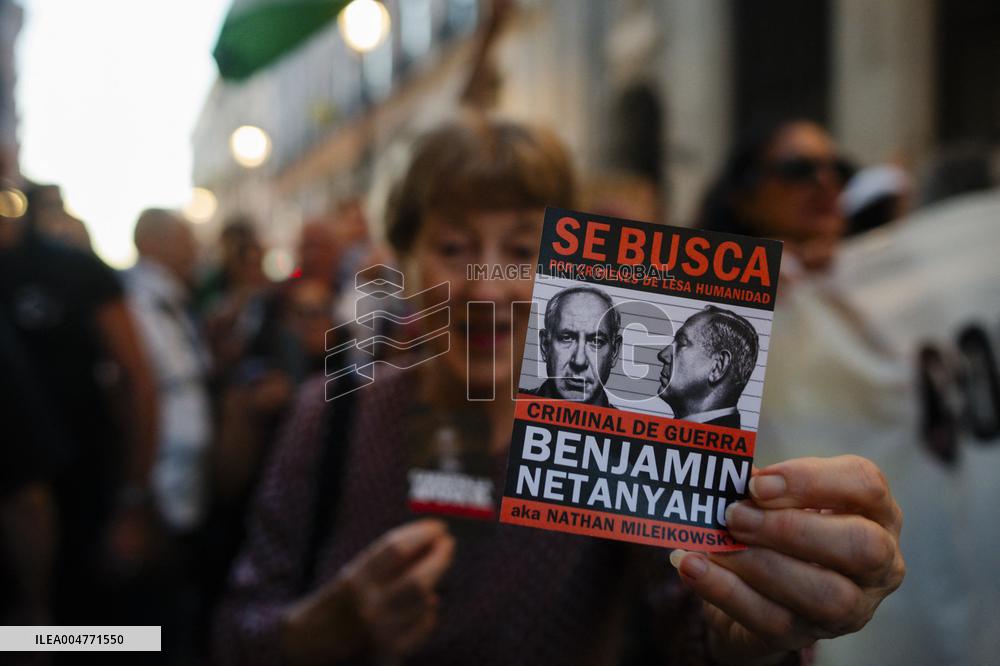 Rally In Barcelona Supports Global Sumud Flotilla - Spain