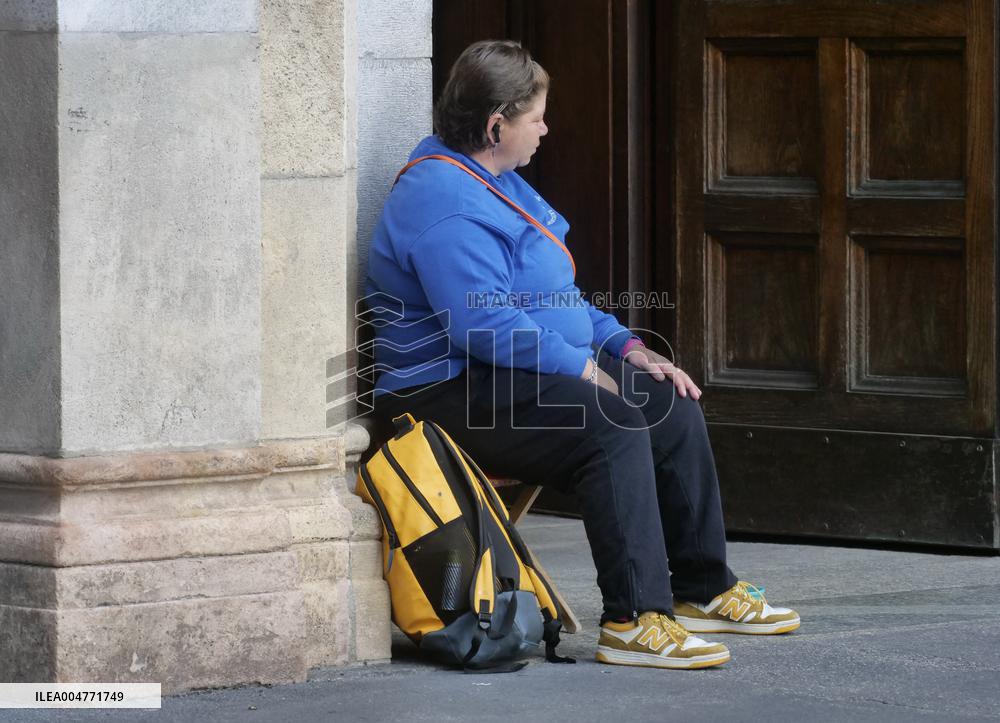 Nearly 10% In Absolute Poverty In Milan - Italy