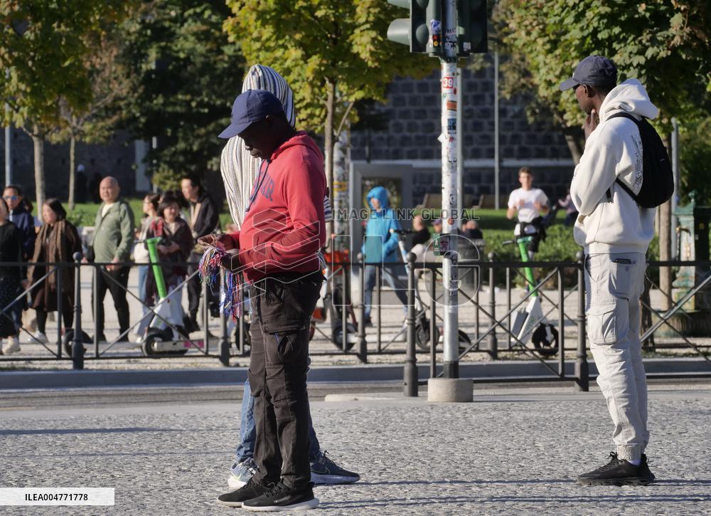 Nearly 10% In Absolute Poverty In Milan - Italy