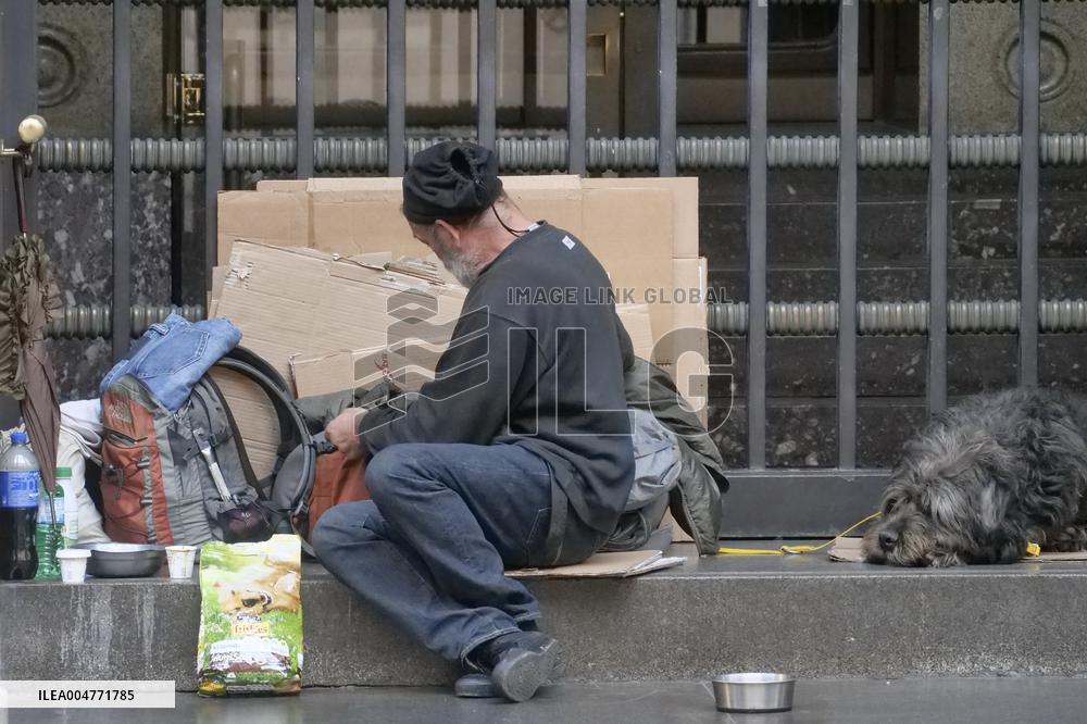 Nearly 10% In Absolute Poverty In Milan - Italy