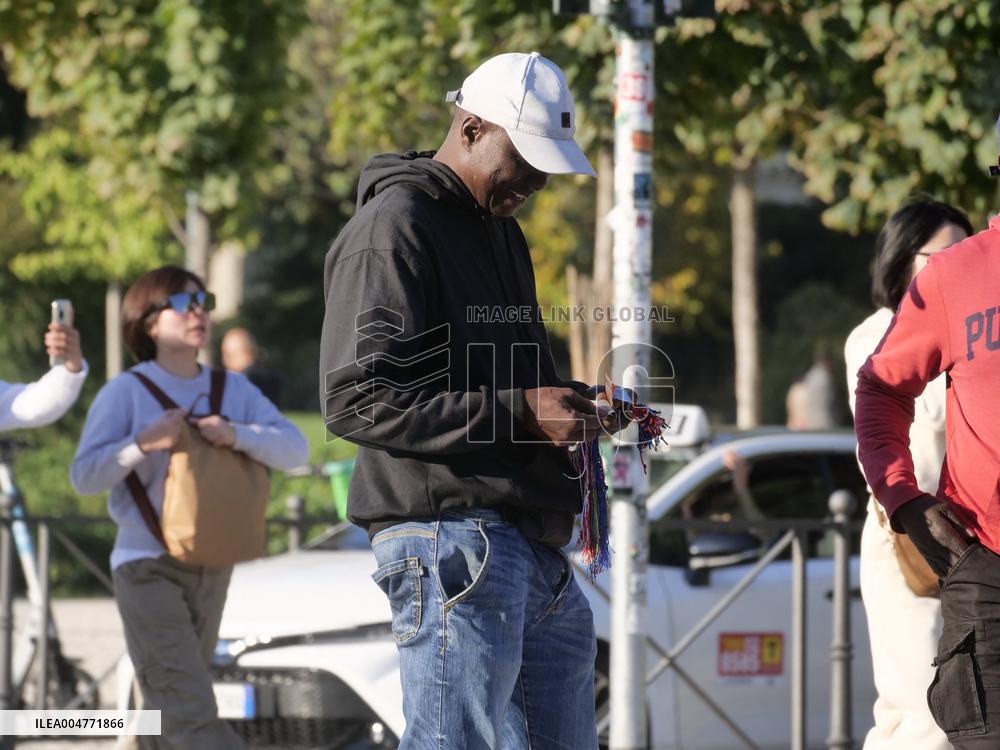 Nearly 10% In Absolute Poverty In Milan - Italy