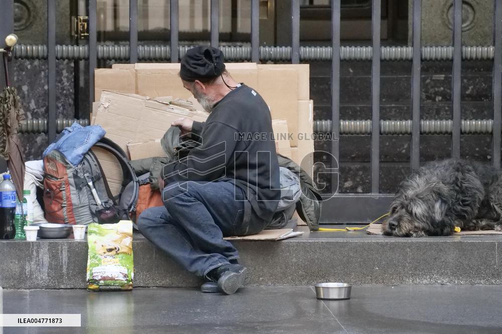 Nearly 10% In Absolute Poverty In Milan - Italy