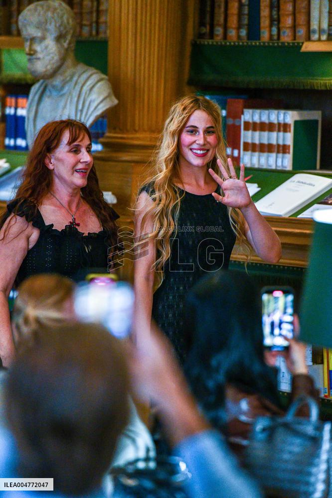 PFW - Wild Rose & Sparrow