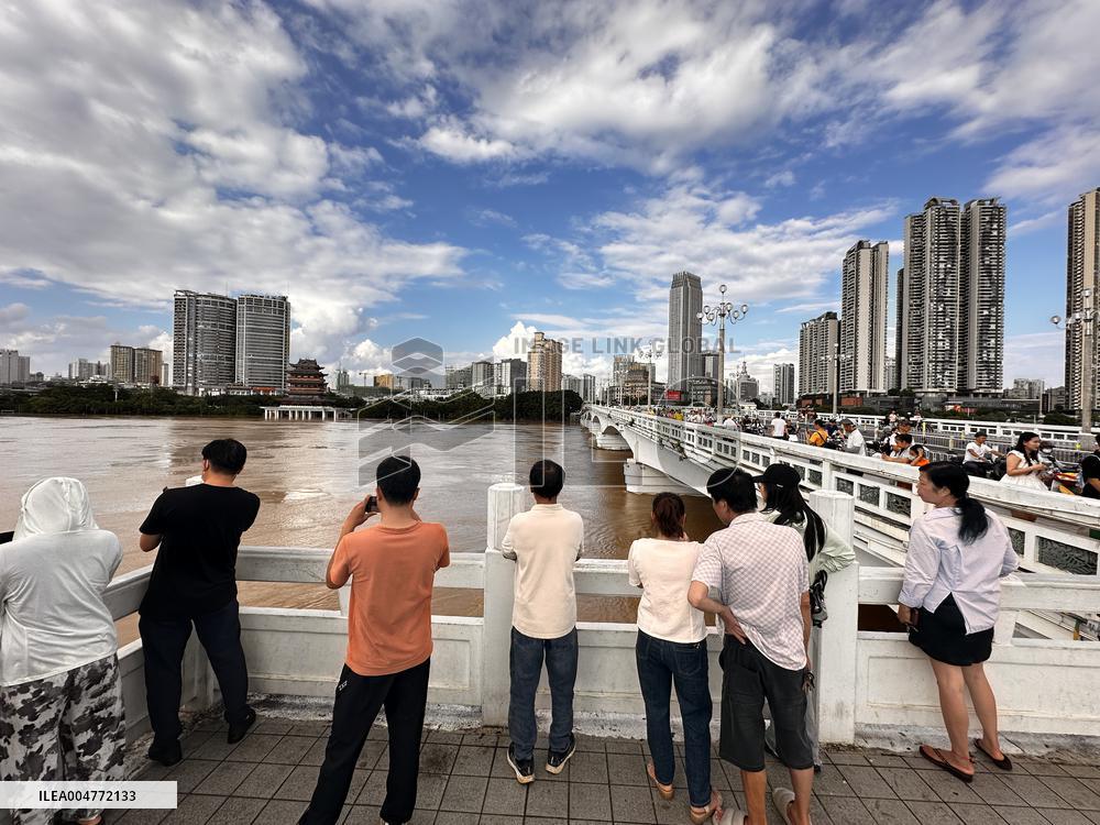 Typhoon Bualoi Hit Nanning
