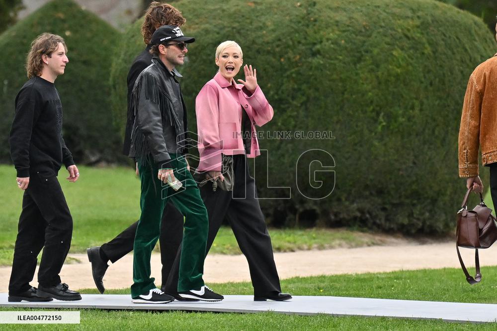 PFW Loewe Outside Arrivals