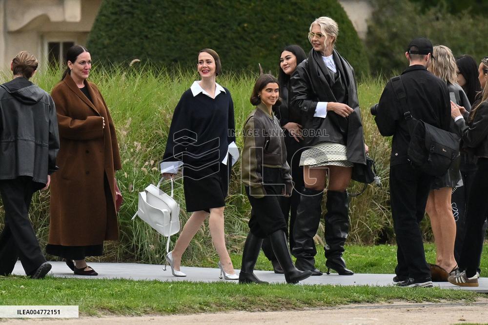 PFW Loewe Outside Arrivals