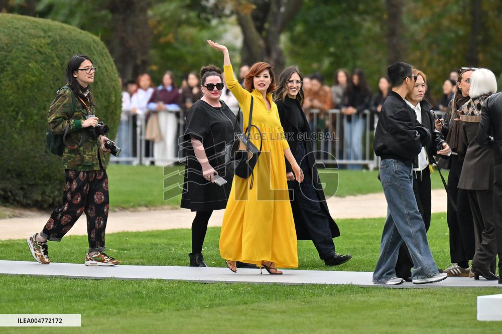 PFW Loewe Outside Arrivals