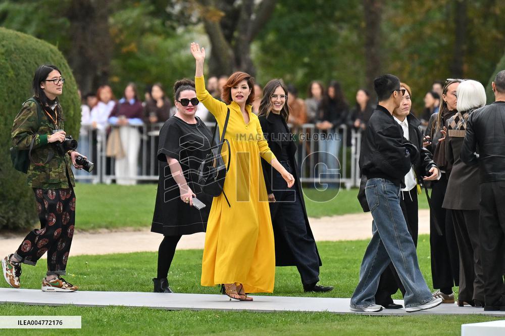 PFW Loewe Outside Arrivals