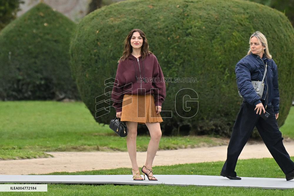 PFW Loewe Outside Arrivals