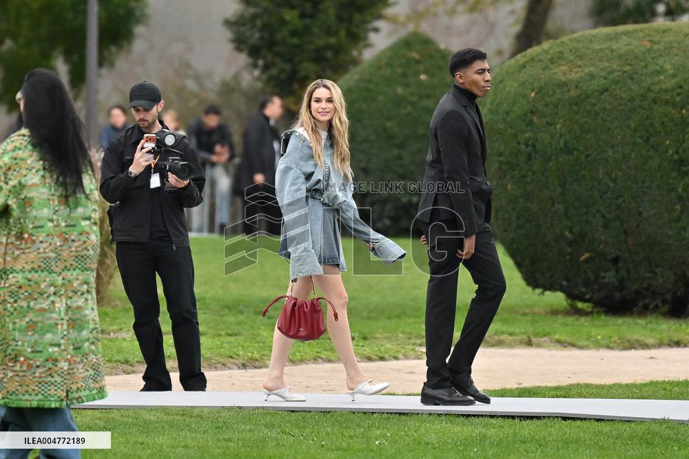 PFW Loewe Outside Arrivals