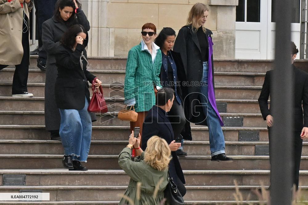 PFW Loewe Outside Arrivals