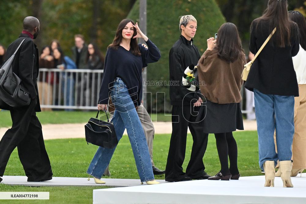 PFW Loewe Outside Arrivals