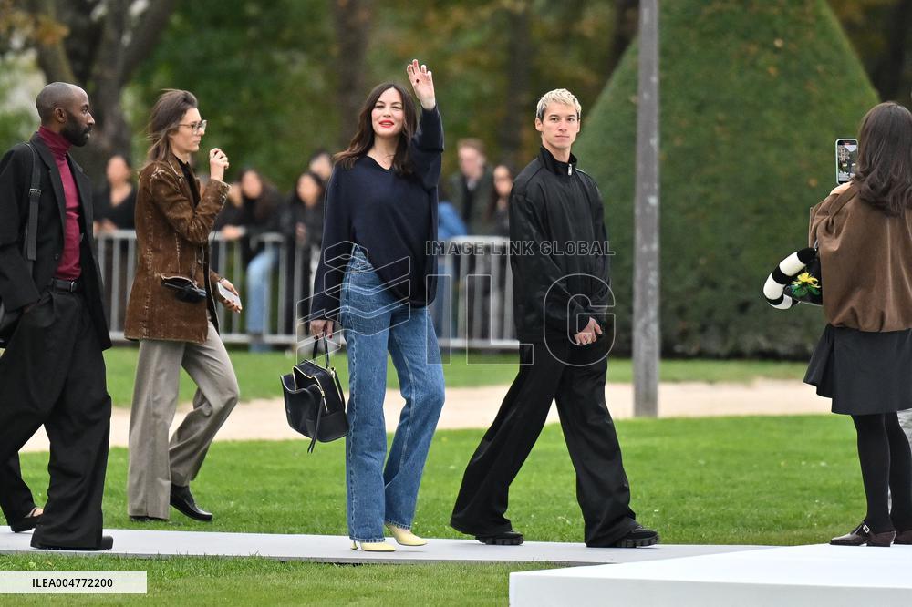 PFW Loewe Outside Arrivals
