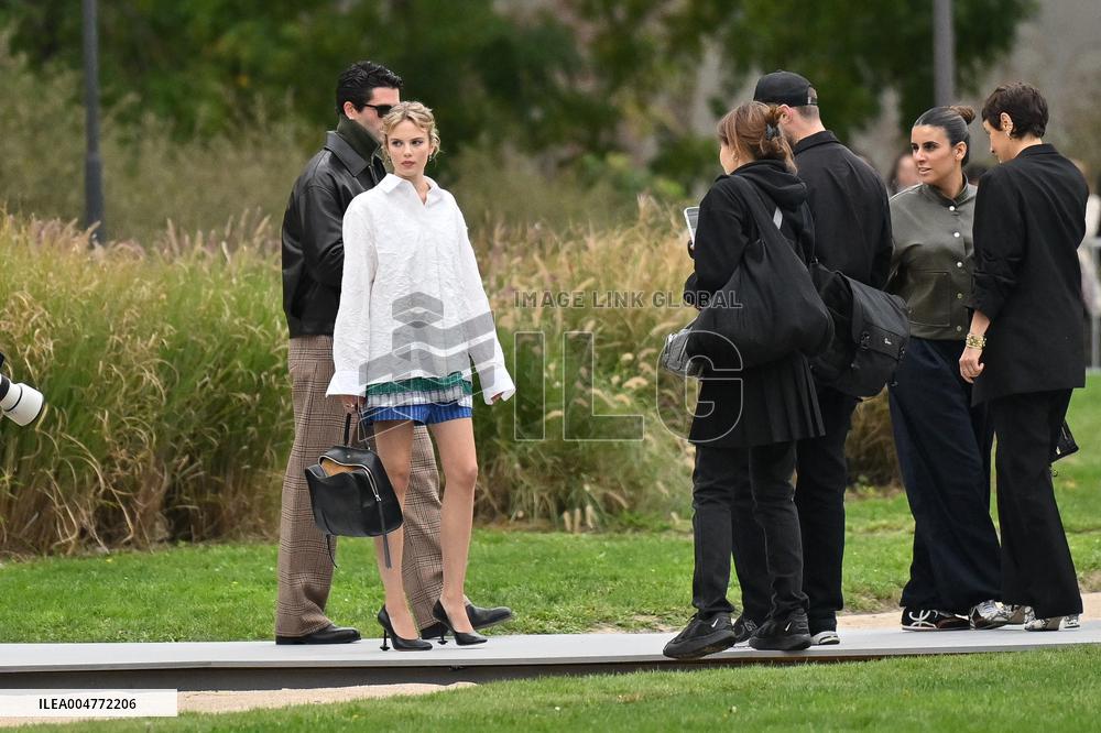 PFW Loewe Outside Arrivals