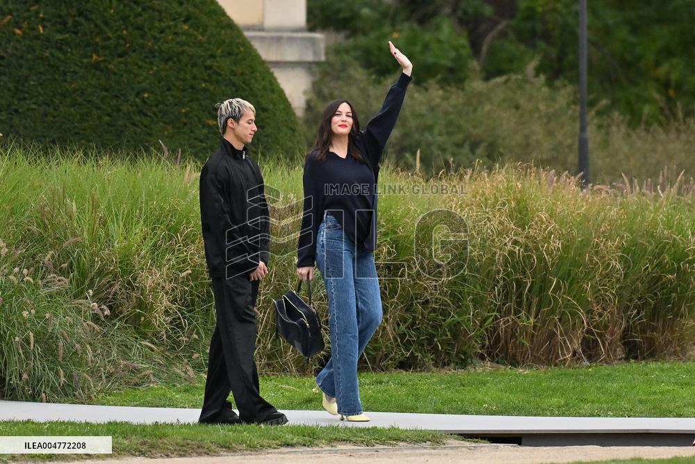 PFW Loewe Outside Arrivals