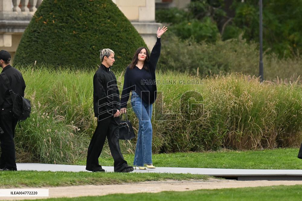 PFW Loewe Outside Arrivals