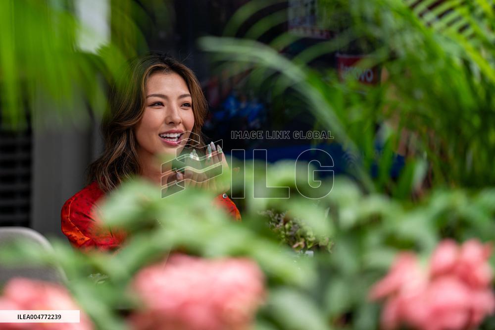 Alexander Albon And Girlfriend Lily Muni He At Singapore Grand Prix