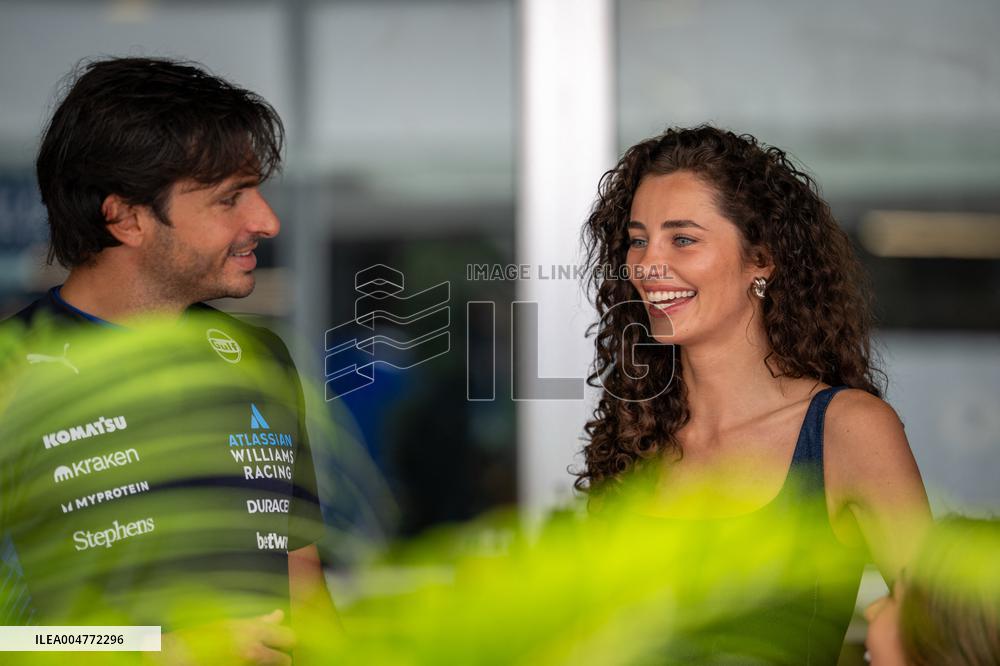 Carlos Sainz And Girlfriend Rebecca Donaldson At Singapore Grand Prix