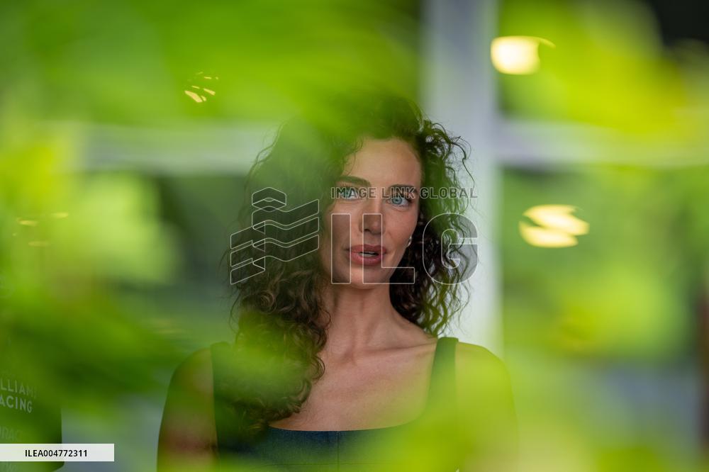 Carlos Sainz And Girlfriend Rebecca Donaldson At Singapore Grand Prix