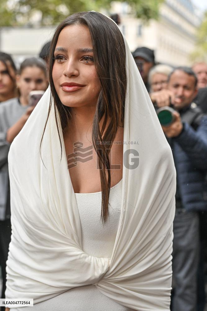 PFW Giambattista Valli Outside Arrivals