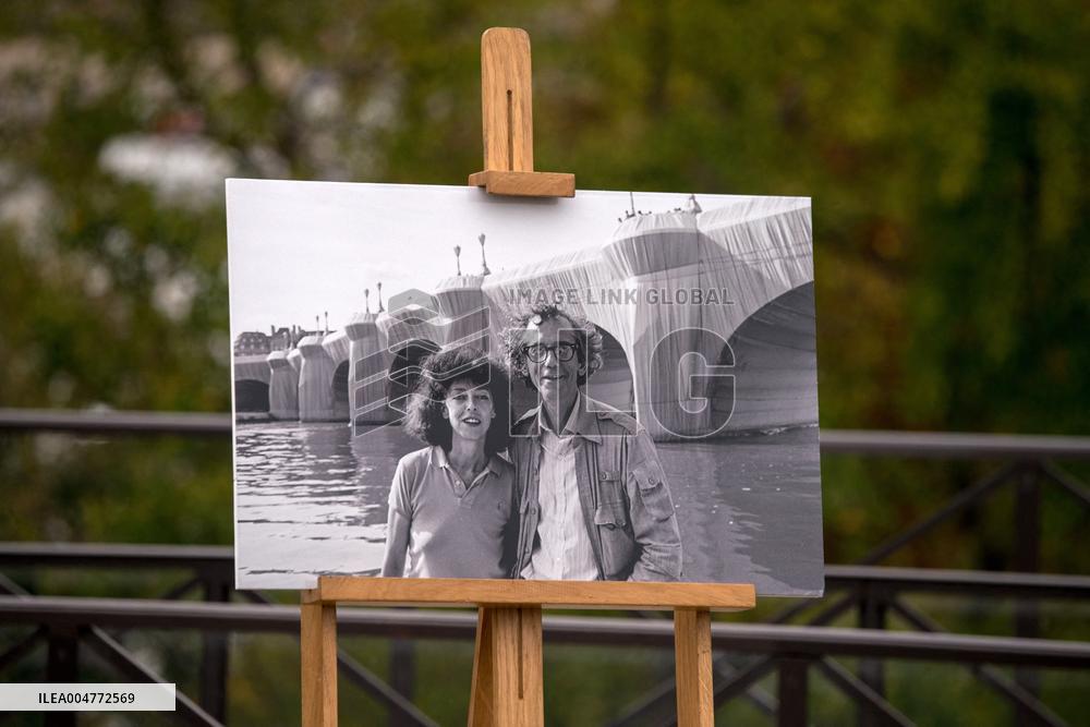 Inauguration of The Place Du Pont Neuf Christo and Jeanne Claude - Paris