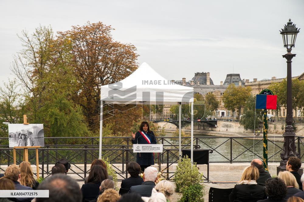 Inauguration of The Place Du Pont Neuf Christo and Jeanne Claude - Paris