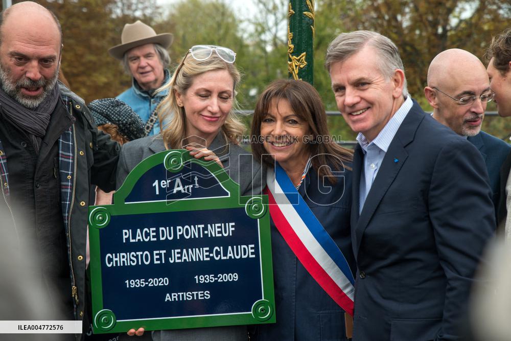 Inauguration of The Place Du Pont Neuf Christo and Jeanne Claude - Paris