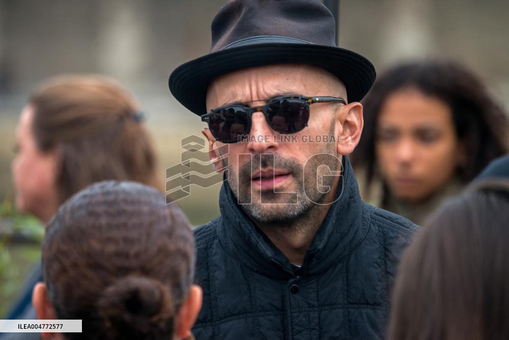 Inauguration of The Place Du Pont Neuf Christo and Jeanne Claude - Paris