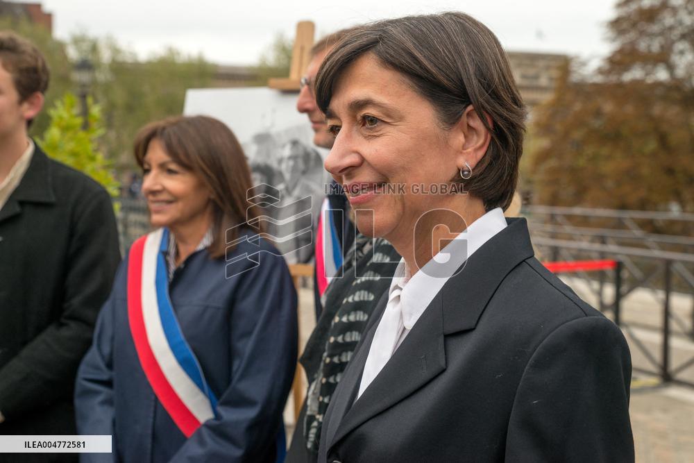 Inauguration of The Place Du Pont Neuf Christo and Jeanne Claude - Paris
