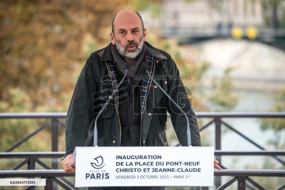 Inauguration of The Place Du Pont Neuf Christo and Jeanne Claude - Paris