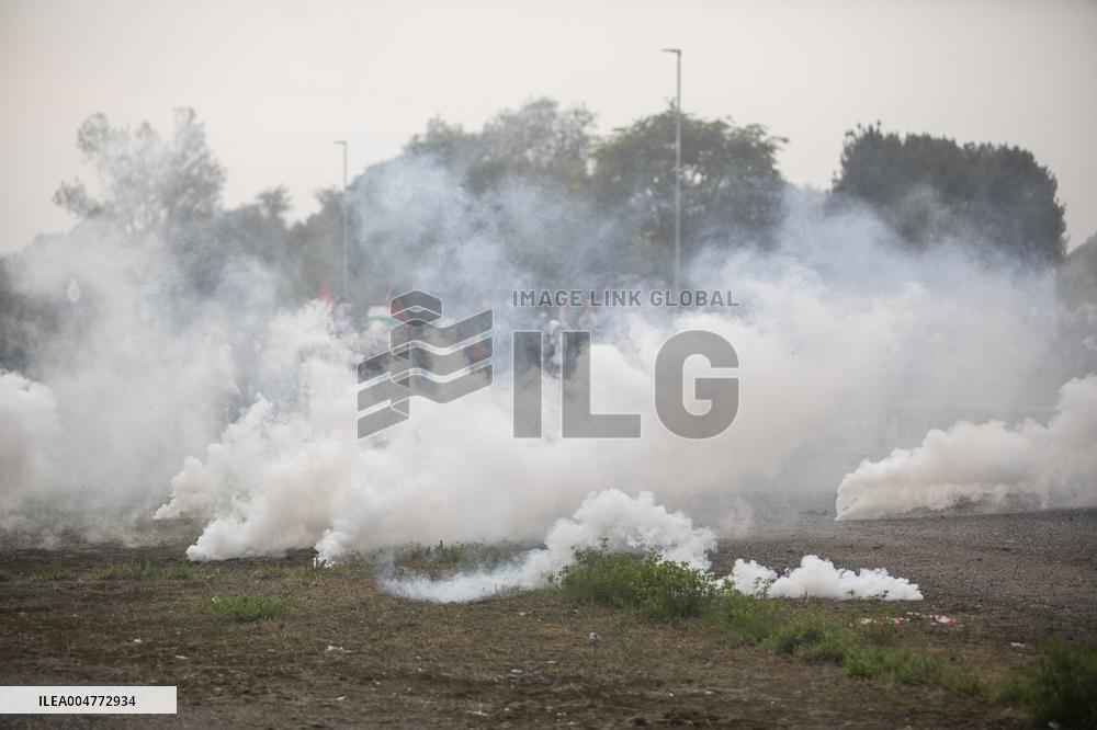 Protesters Clash With Police At General Strike - Milan