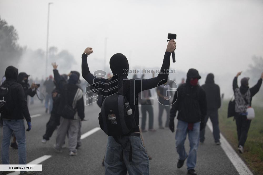 Protesters Clash With Police At General Strike - Milan