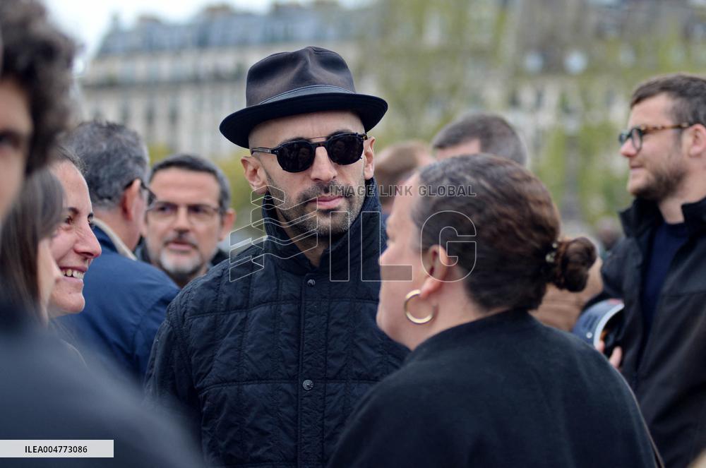 Inauguration of The Place Du Pont Neuf Christo and Jeanne Claude - Paris