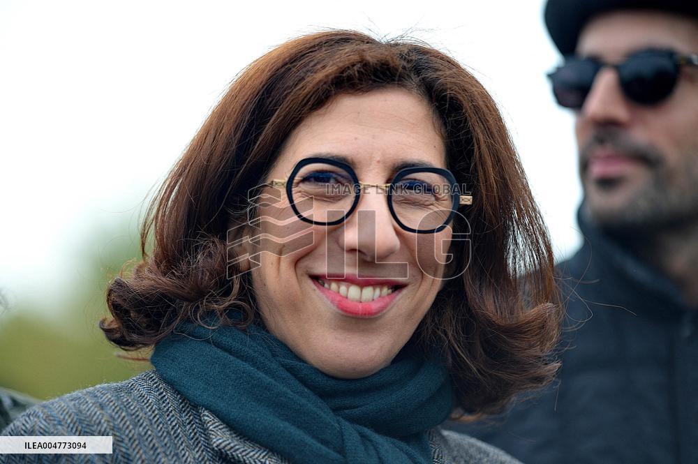 Inauguration of The Place Du Pont Neuf Christo and Jeanne Claude - Paris